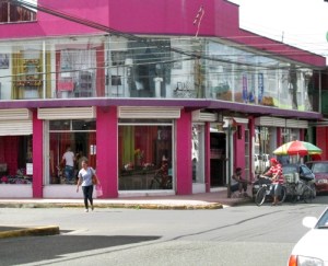 Colorful building in Limon